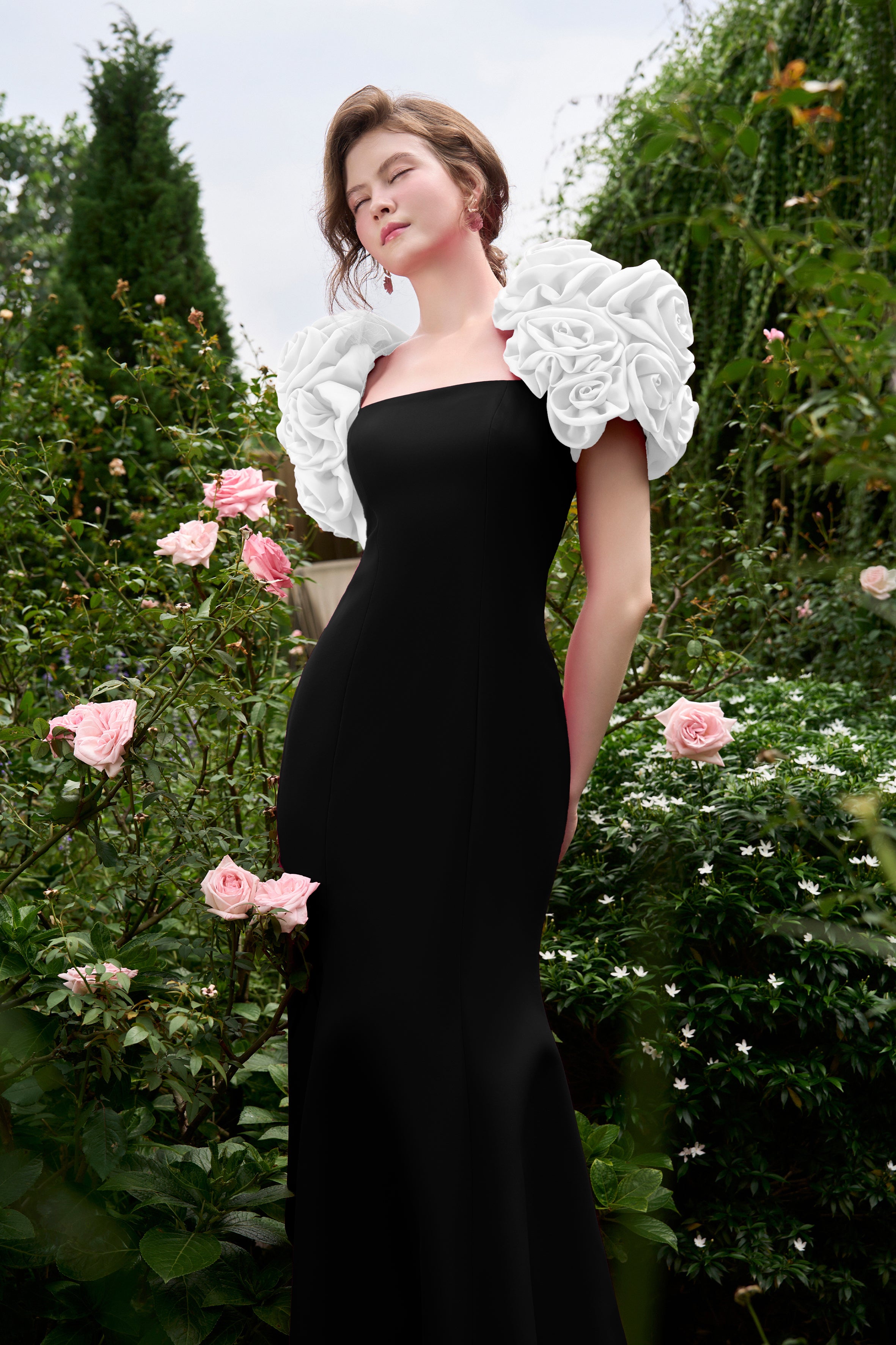Mermaid Evening Gown With Draped Rose Bouquet Cover The Shoulders