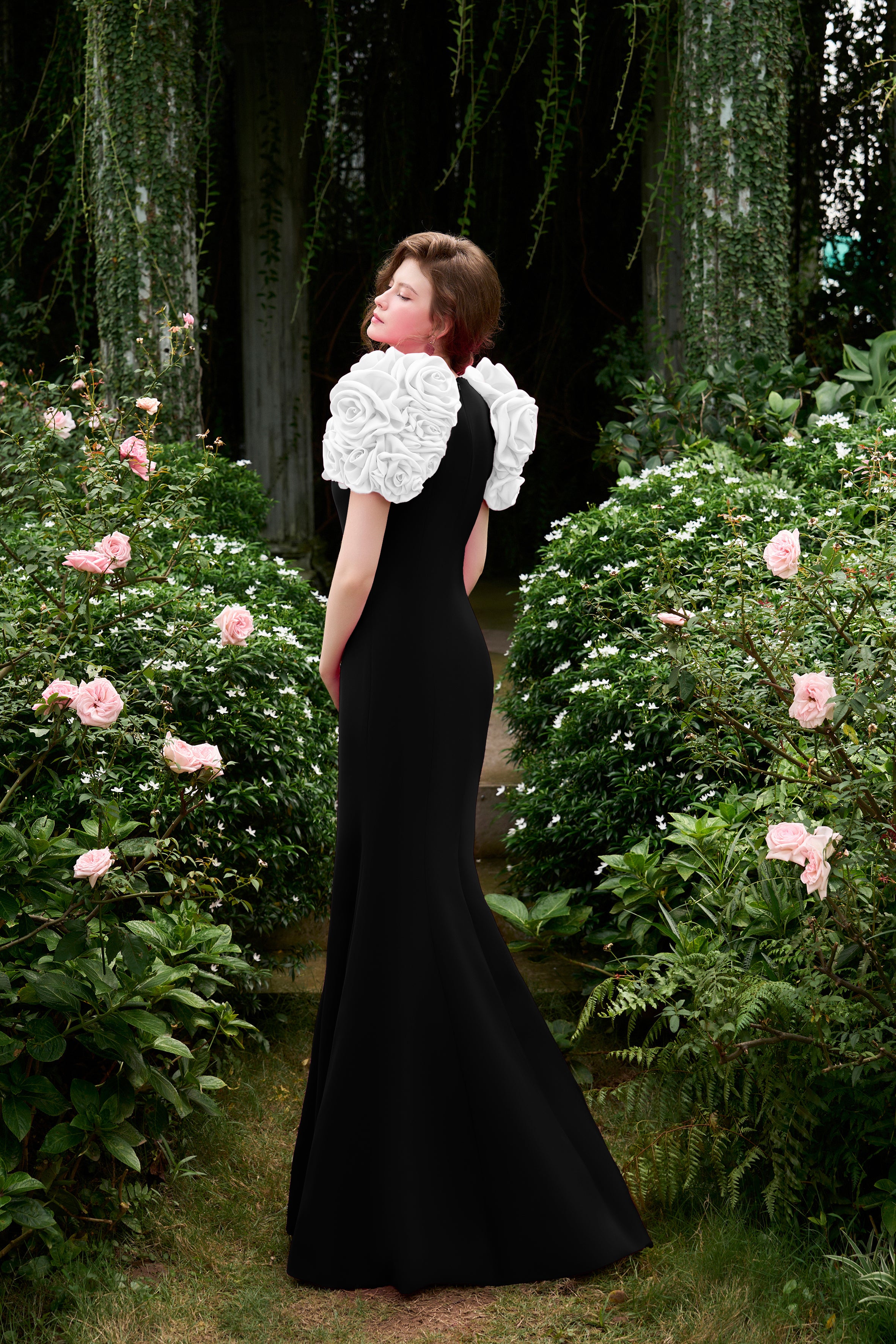 Mermaid Evening Gown With Draped Rose Bouquet Cover The Shoulders