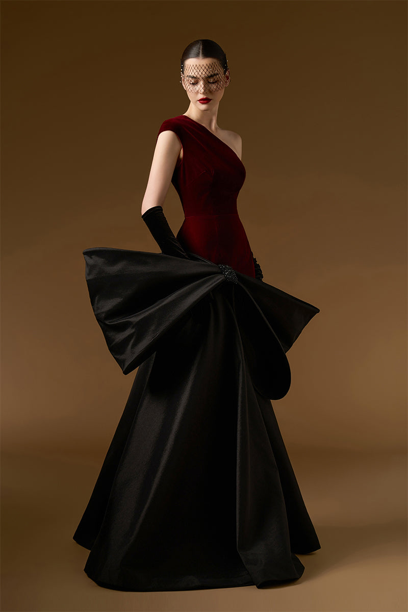 Asymmetric One-shoulder Gown With Exaggerated Bow