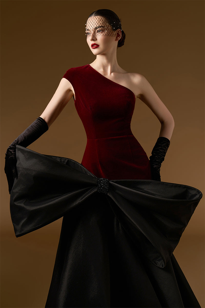 Asymmetric One-shoulder Gown With Exaggerated Bow