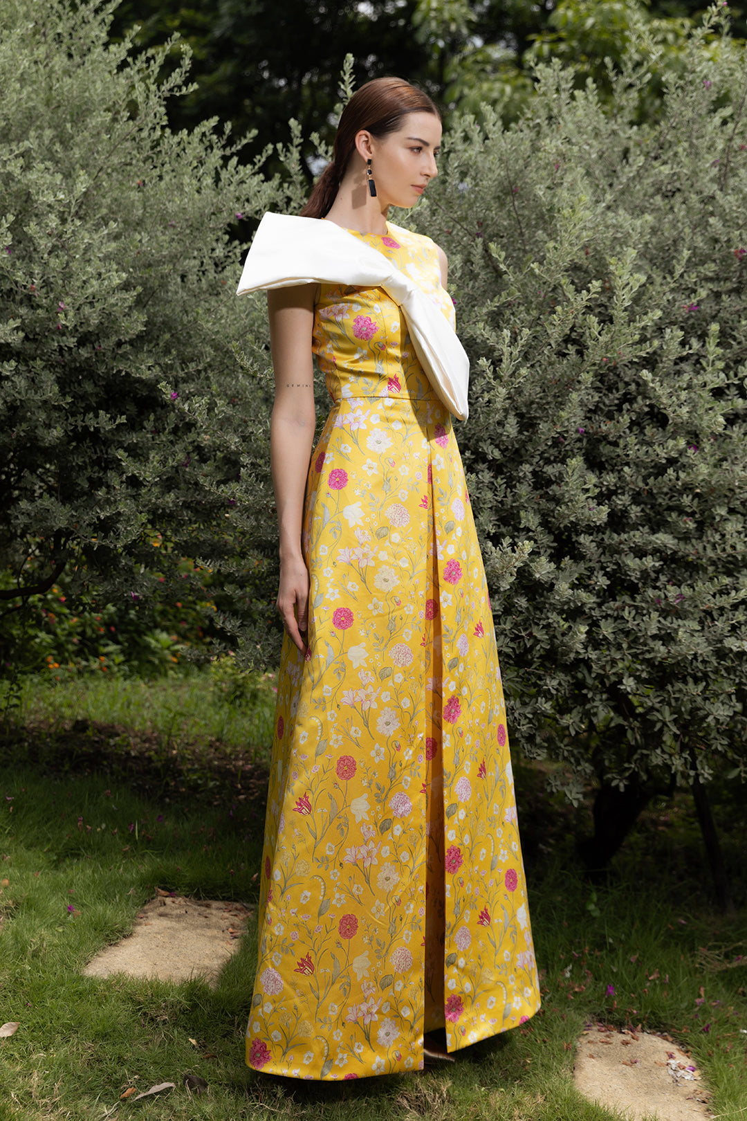 Daffodil Crown Bow Line Gown