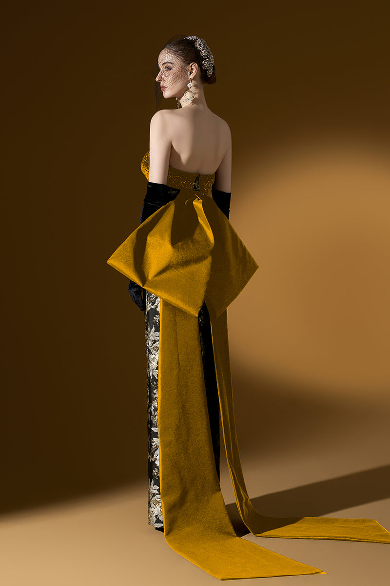 Burstier Column Gown With Back Bow