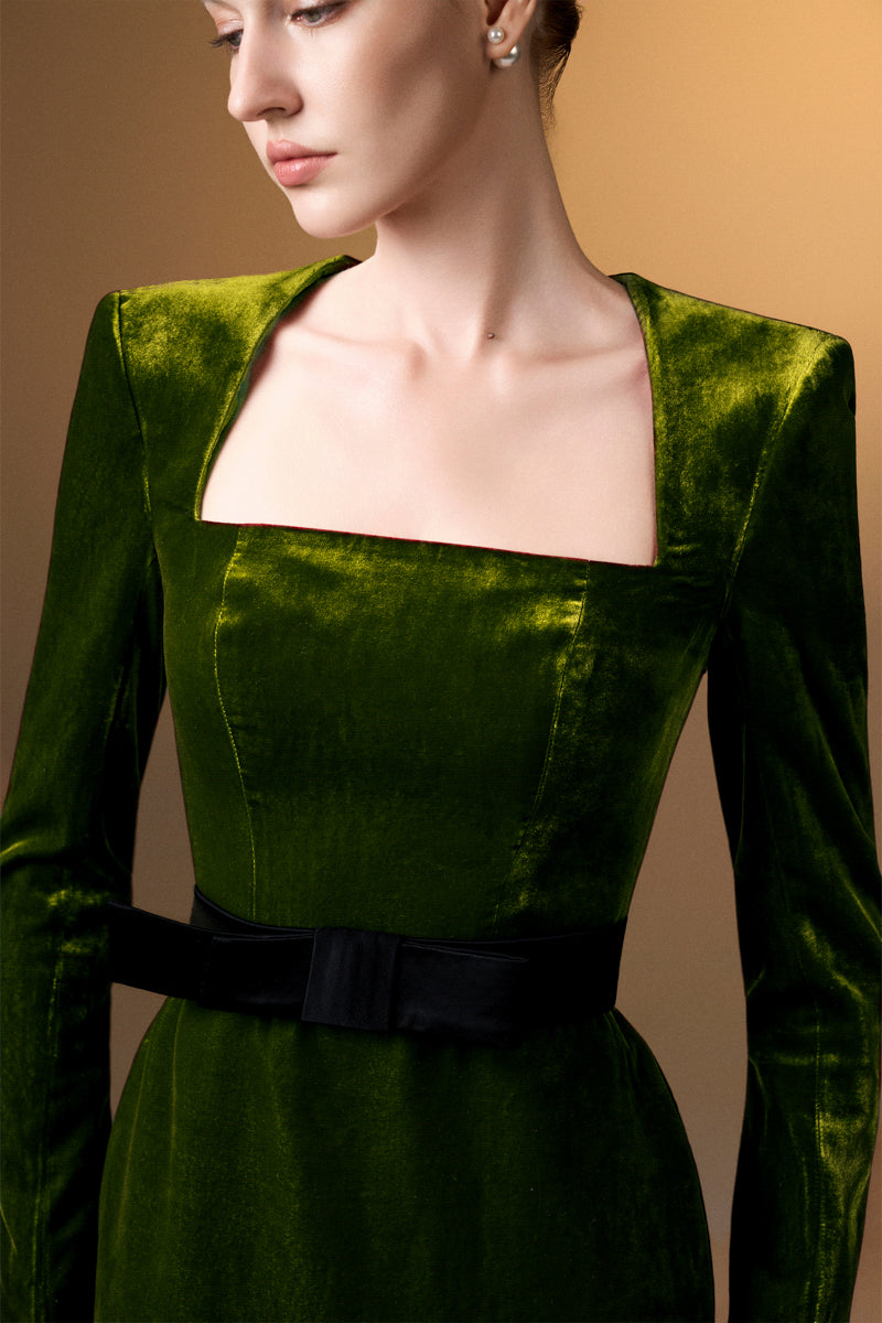 Trapeze Neck Column Gown With Long Sleeves In Light Green Grain Velvet