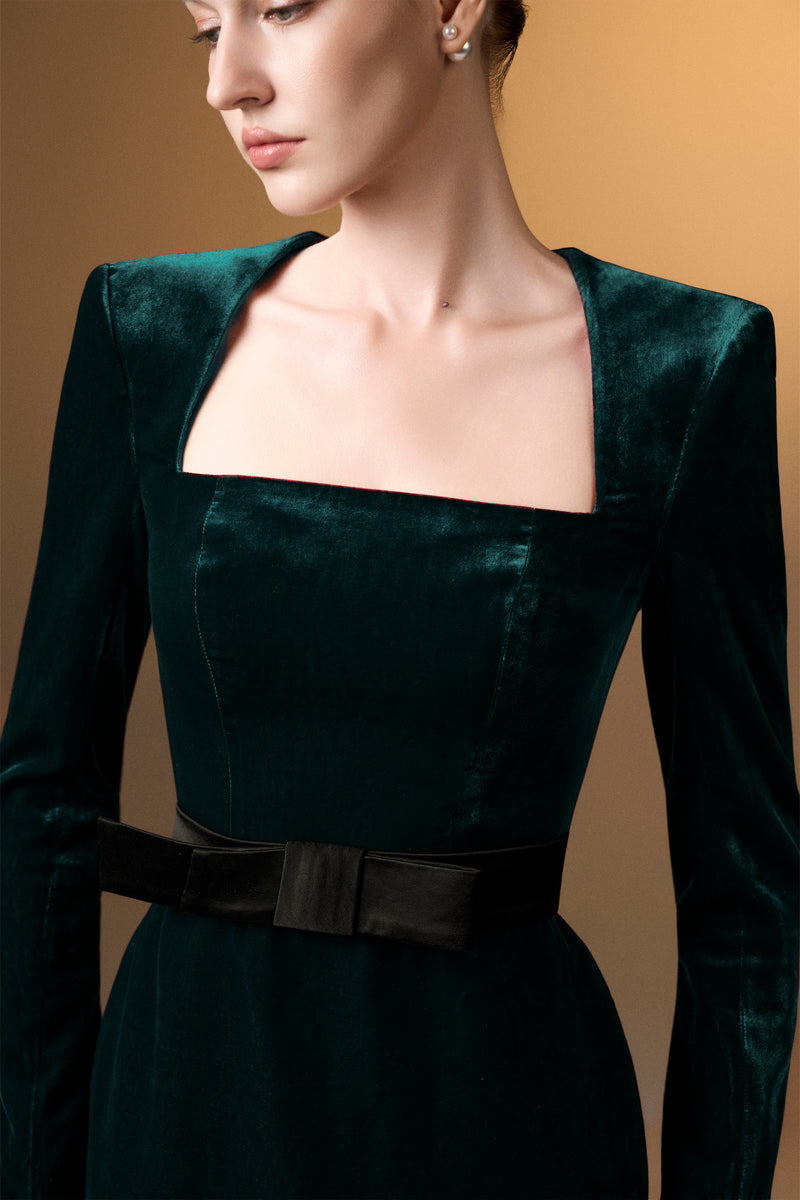 Trapeze Neck Column Gown With Long Sleeves In Dark Green Grain Velvet