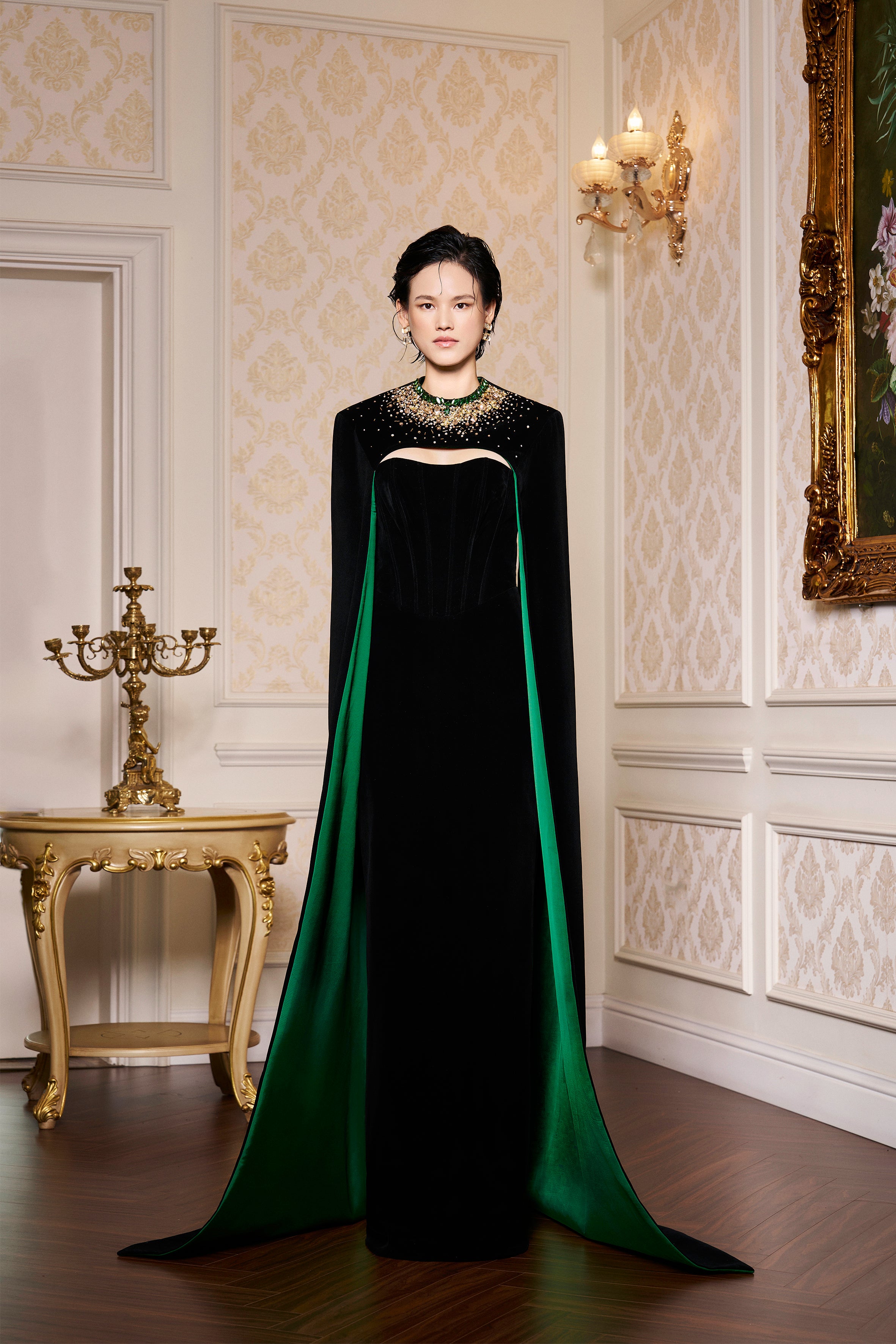 Outlet Black velvet gown